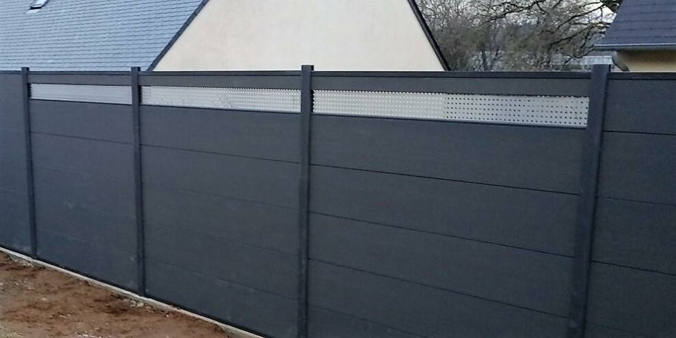 Clôture alu avec panneau déco